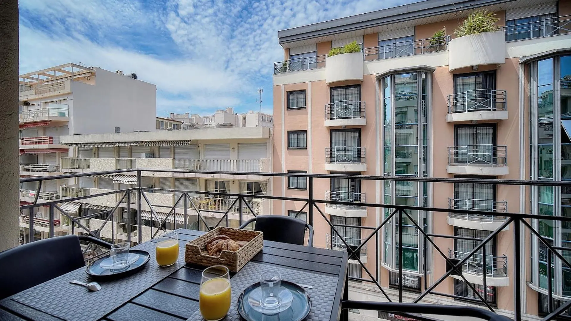 3 Pieces Moderne Proche Martinez Et Plages A2B249 Cannes Apartment