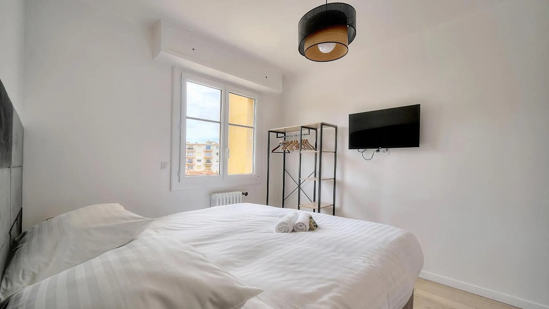 Apartment 3 Pieces Moderne Proche Martinez Et Plages A2B249 Cannes