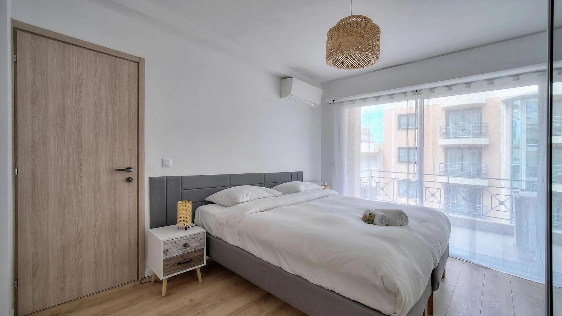 3 Pieces Moderne Proche Martinez Et Plages A2B249 Cannes 0*,