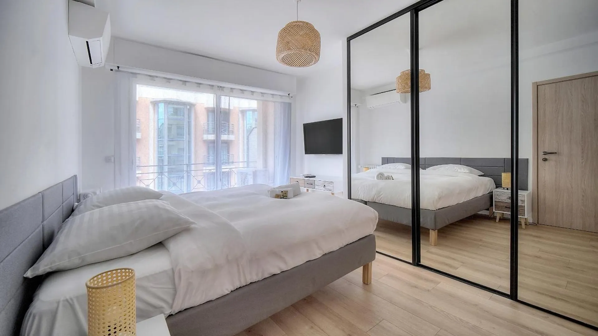 Apartment 3 Pieces Moderne Proche Martinez Et Plages A2B249 Cannes France